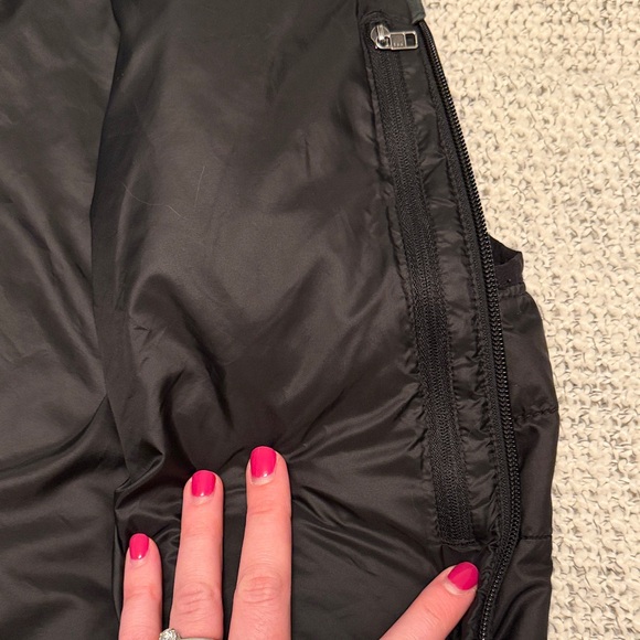 Patagonia Men's Black Quilted Vest - Picture 6 of 7